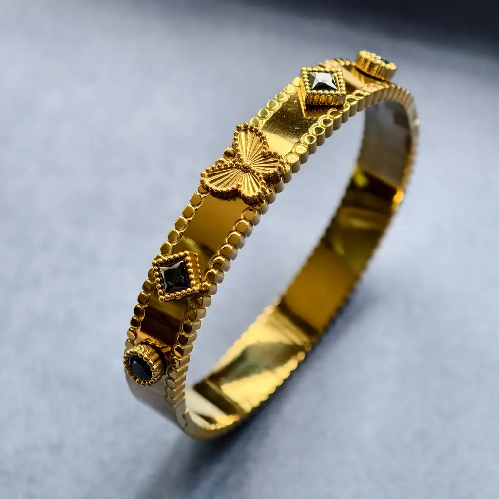 Butterfly Noir Zircon Bangle : PST107-1