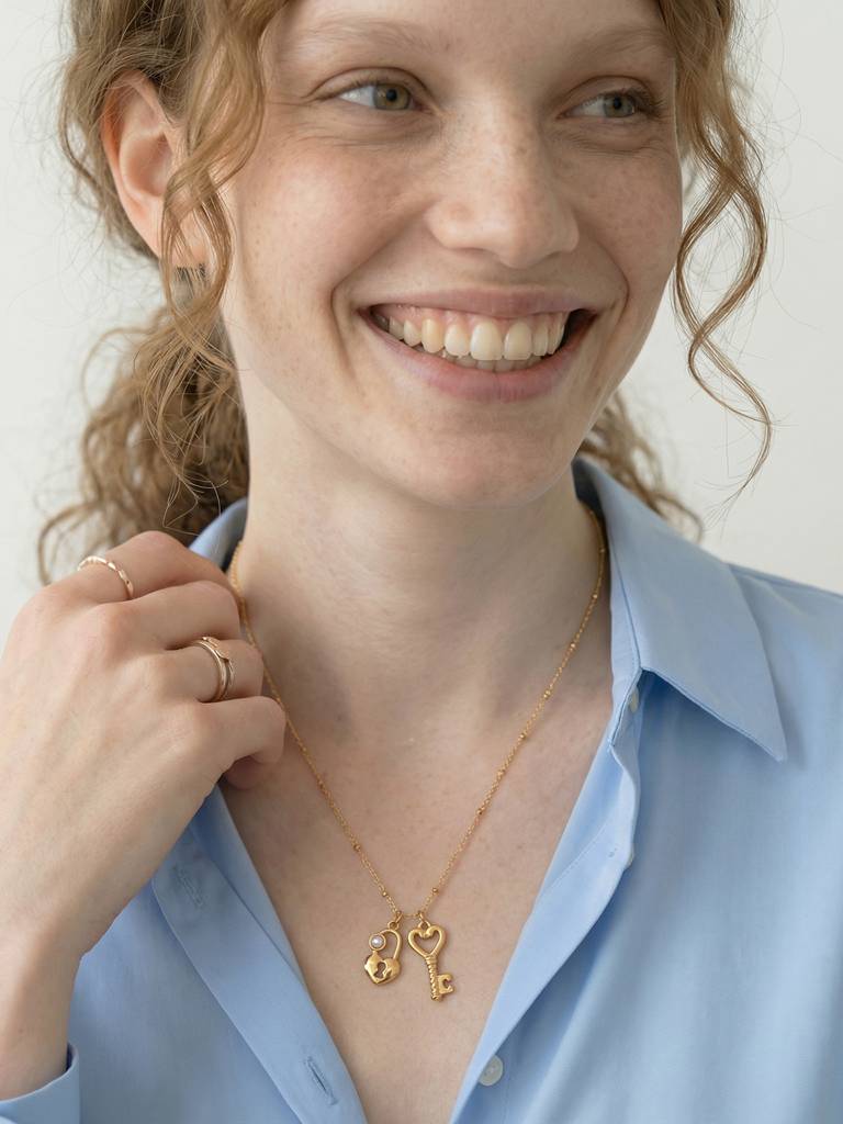 Locked In Love Heart & Key Necklace For Women - Waterproof & Anti-Tarnish : NK0519