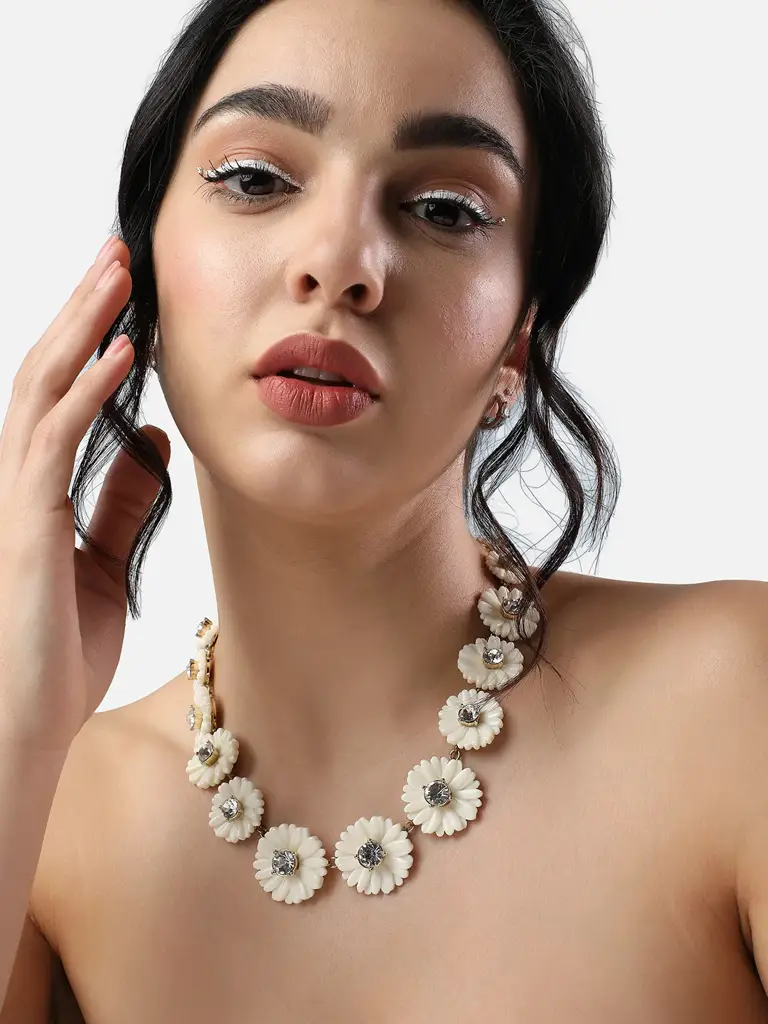 Kalilah-Imitation Pearl Gold Plated Necklace : SOHNCK3579