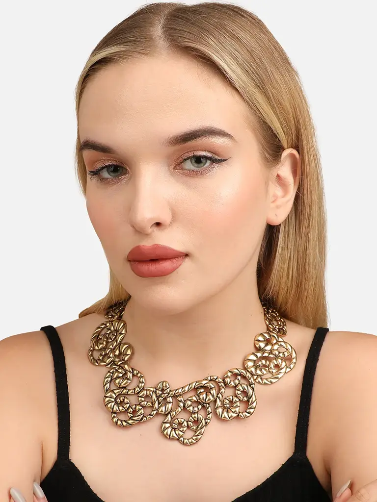 Veda-Rope Patterned Choker Necklace : SOHNCK3532