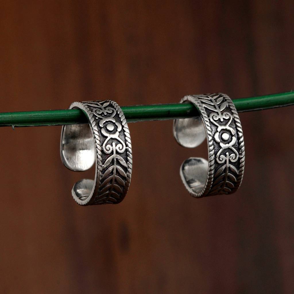 Floral Chevron Oxidized Toe Ring - Sterling Silver : TR00077