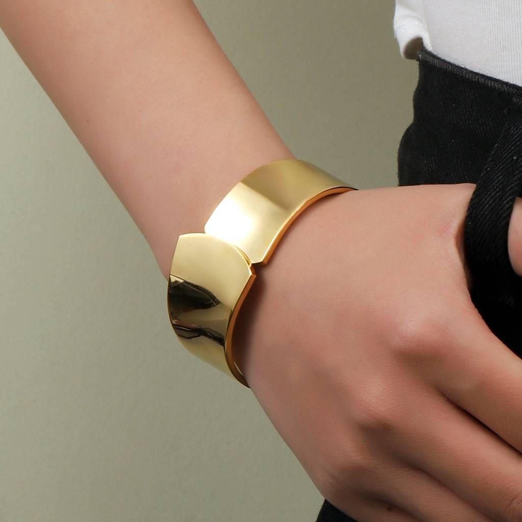 Luxe Radiance Gold Cuff : BS13286-G
