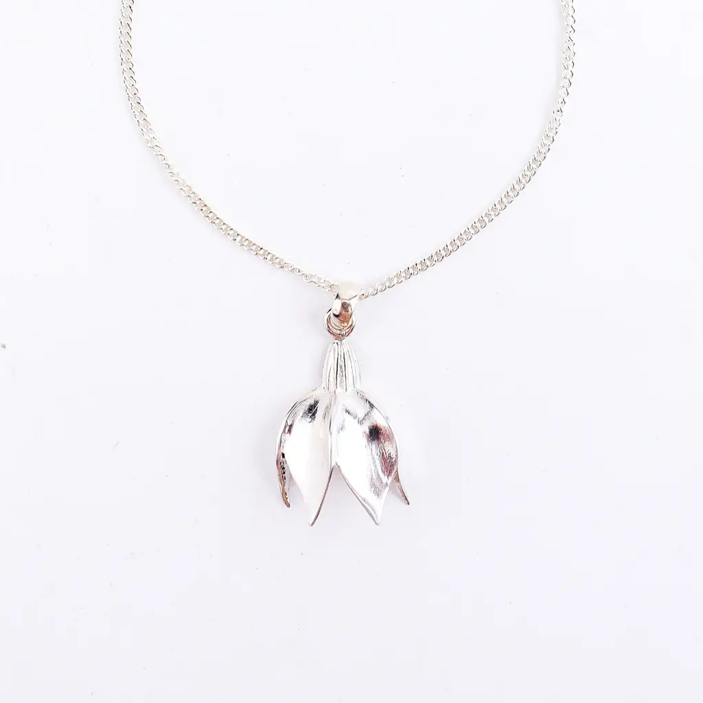 Summer Snowflake Silver Necklace : 21137047