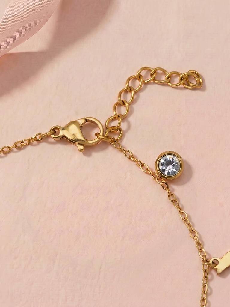 Sleek Moon Glow Charm Bracelet For Women - Waterproof & Anti-Tarnish : BR0755