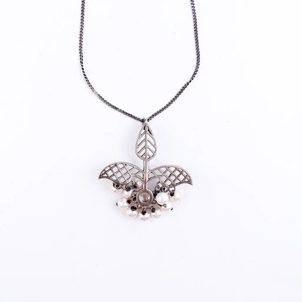 Silver Leaf Filigree Oxidized Necklace : 47437463