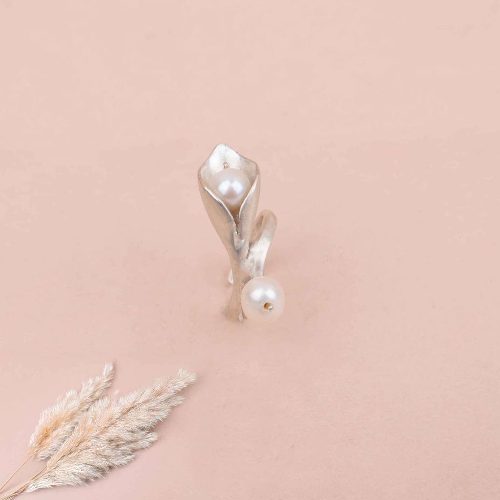 Adya Pearl Embrace Ring : SR20083