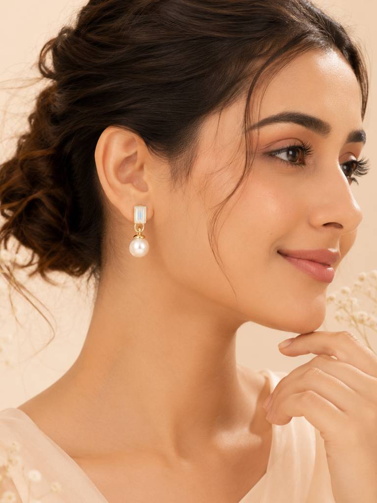 18K Gold-Plated Crystal Pearl Dangle Earrings : AN-VM-GO-0140-DE