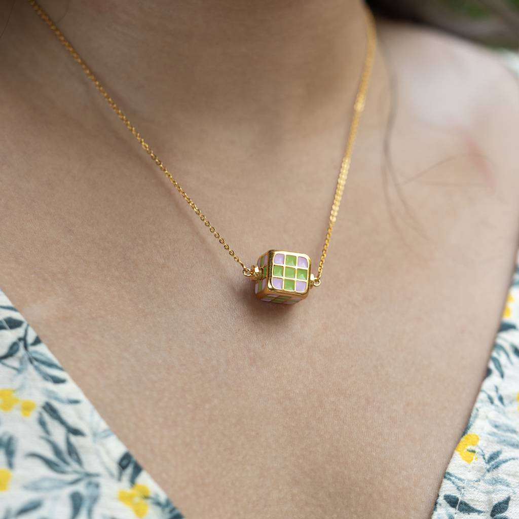 Quirky Cube Spinning Necklace : E-925YellowZNP170F0