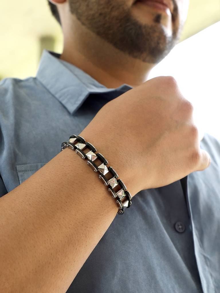 Men'S The Studded Chain Bracelet - Onyx Black & Metallic Silver : FABR1324