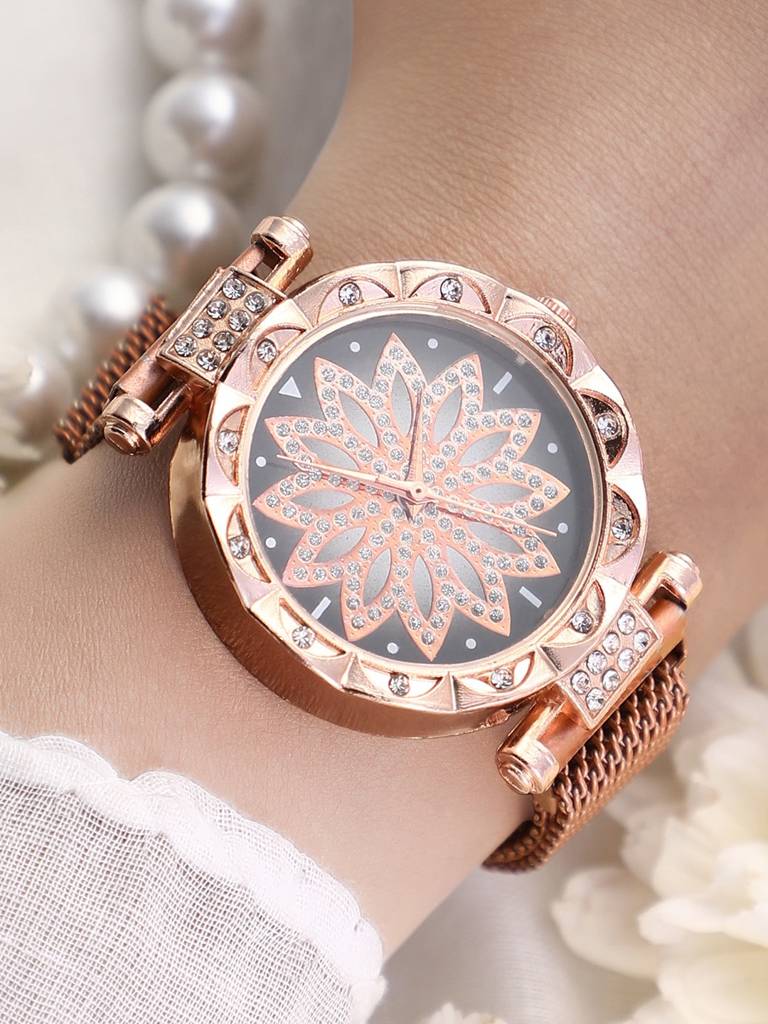 Black & Gold Crystal Stone Decorative Analog Round Dial : HSWC1040