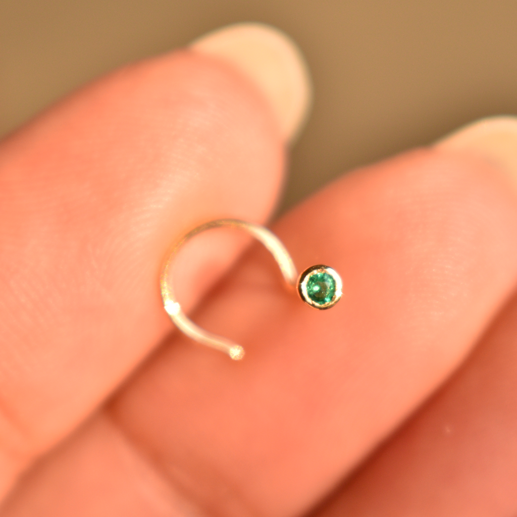 Bezel Set Emerald Nose Pin In 14K Yellow Gold C Wire : NP291-14Y-C-S