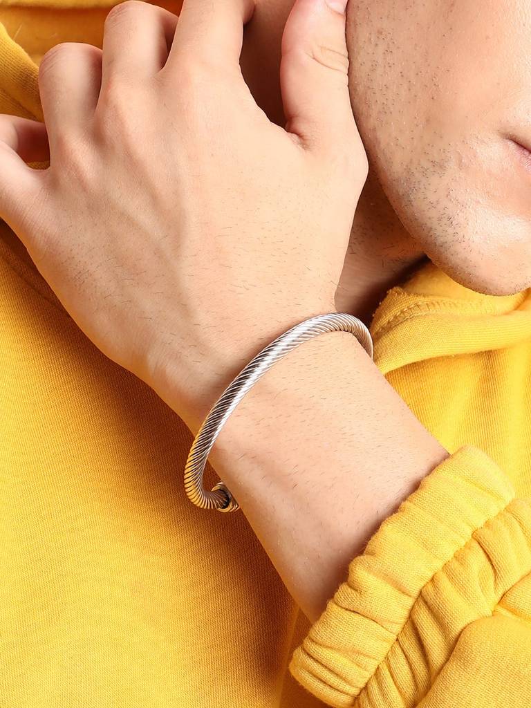 Men'S The Ripple Cuff Bracelet - Metallic Silver : FABR1127