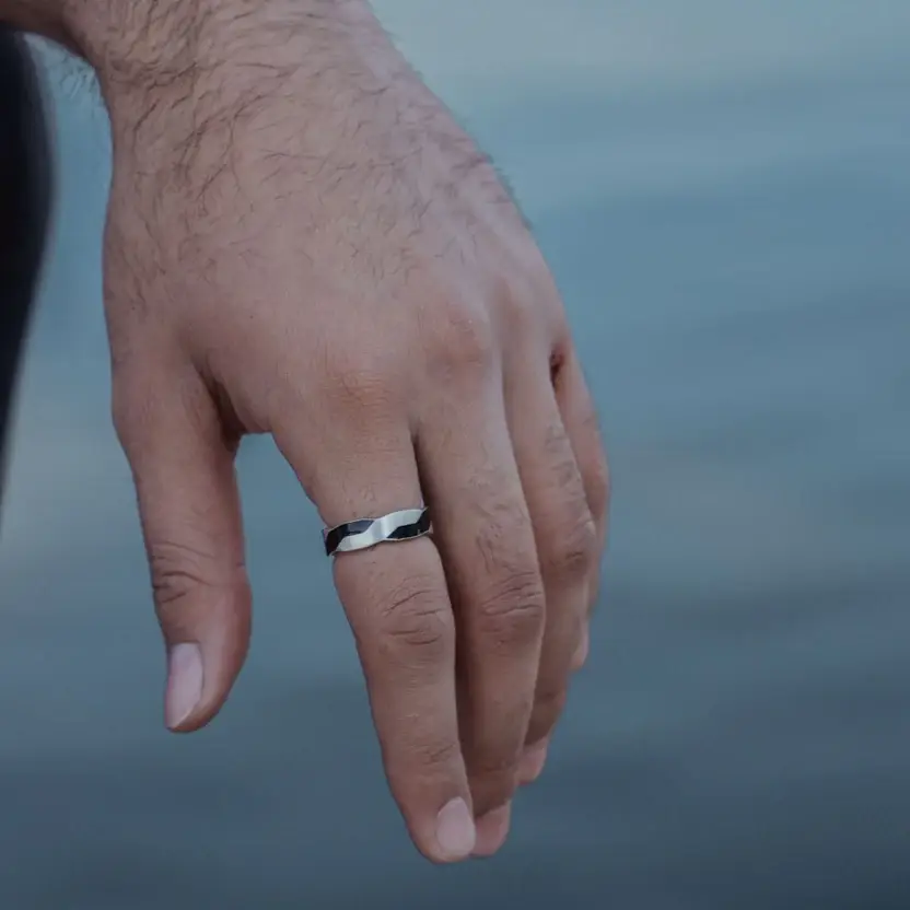 Midnigh Wave Ring : ZV-RNG-MIDN-009-A