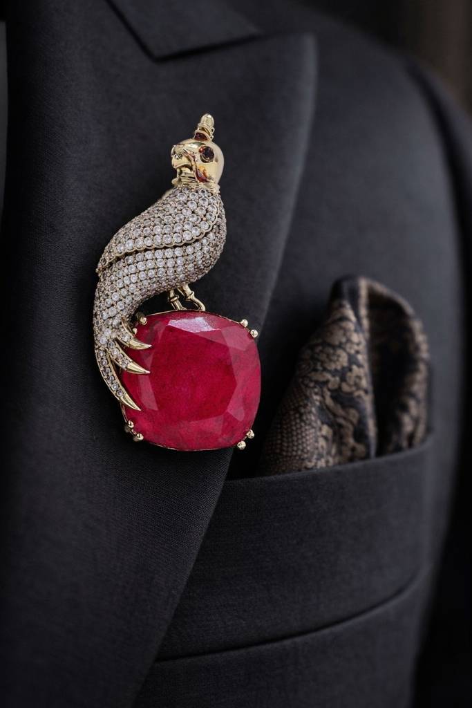 Antique Gold Finish Diamond Royal Bird Unisex Brooch : 900001