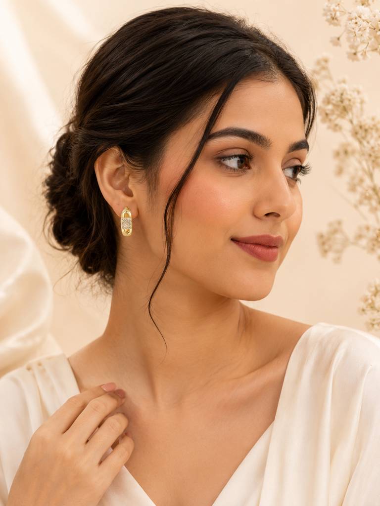 Pavé Link Hoop Earrings In 18K Gold Plating : AN-VM-GO-0151-DE