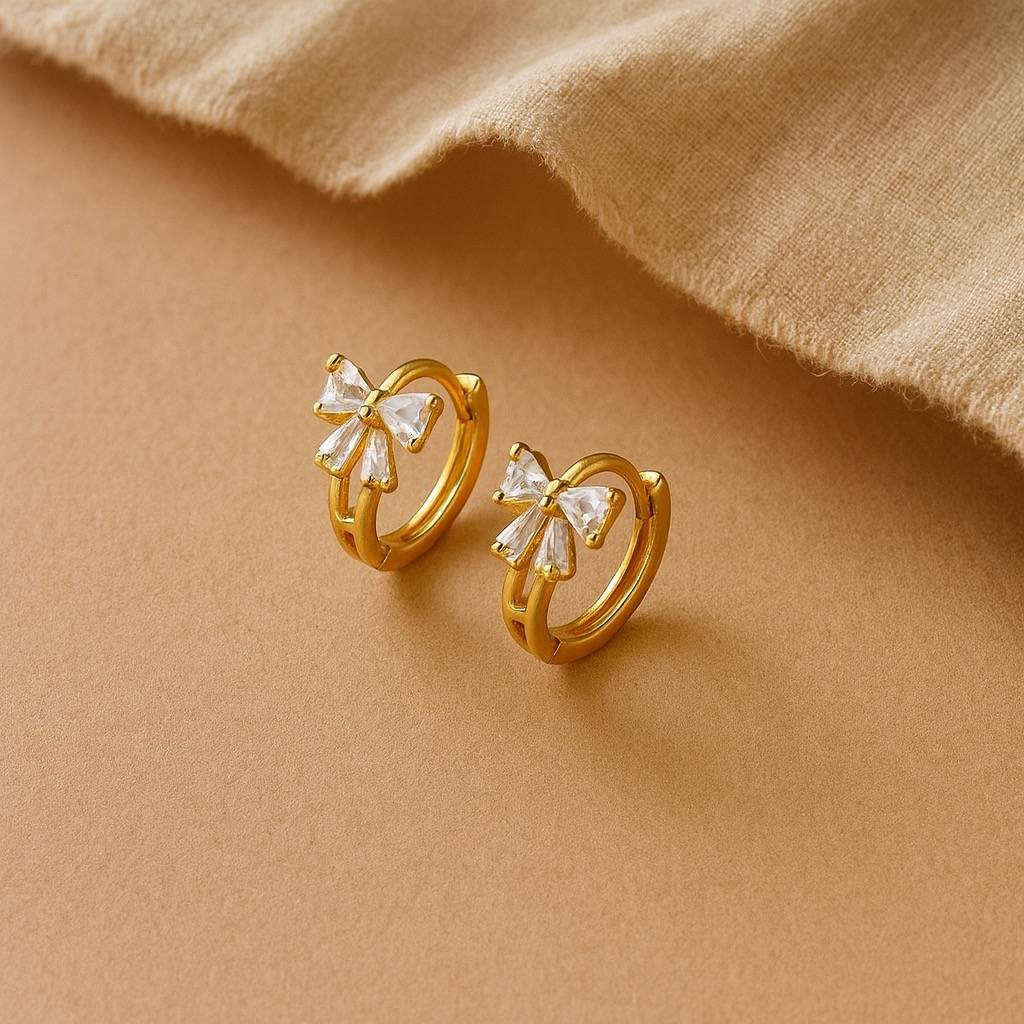 Queen Diamond Line Huggie : Queen-Diamond-Line-Huggie-GV