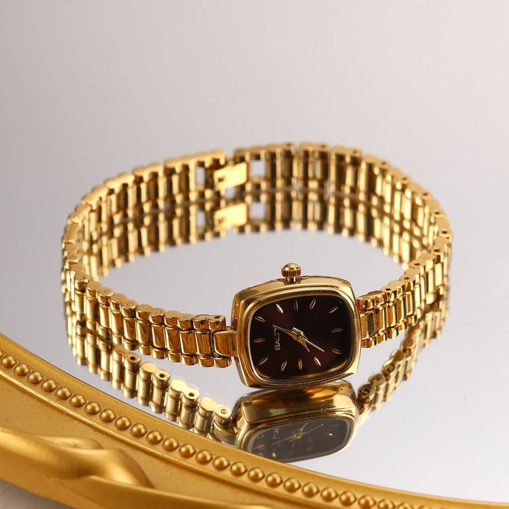 Maroon Majesty Dial Watch : WT-S-0036-G-RD