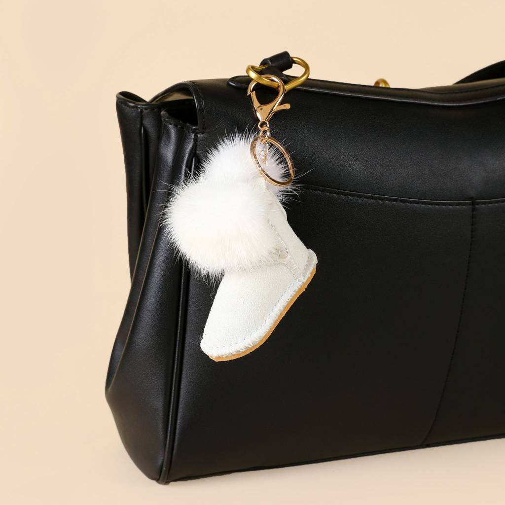 Winter Shoe Bag Charm : C-BG-0078-WH-WH