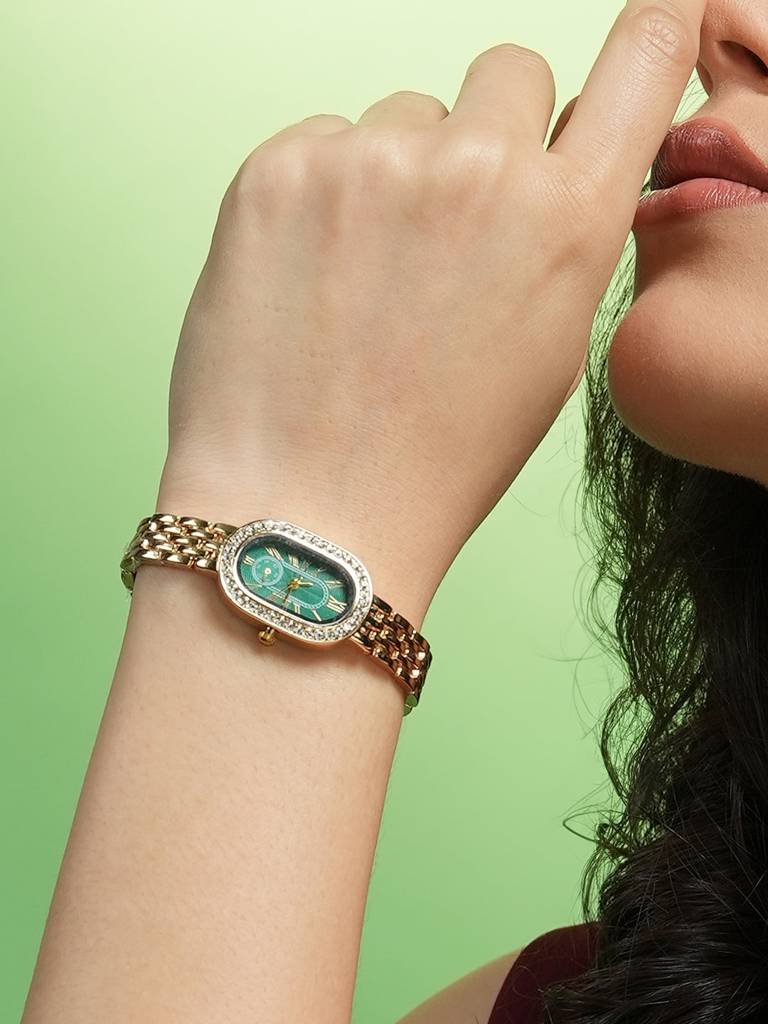 The Embellished Roman Oval Watch : HSWC1189
