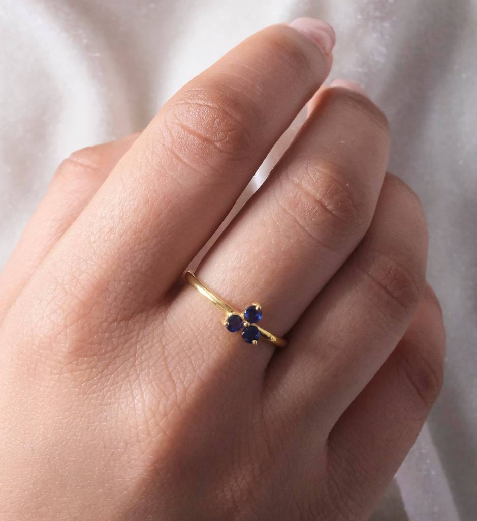 Sapphire Trio Ring : RIN_SAPPHTR_GV3_3091