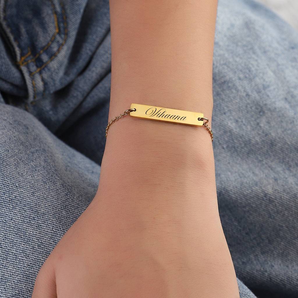 Golden Personalised Chic Bracelet : BS14207-G