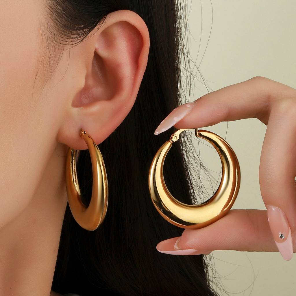 Cherubic Gold Hoop Earring : ES13367-G
