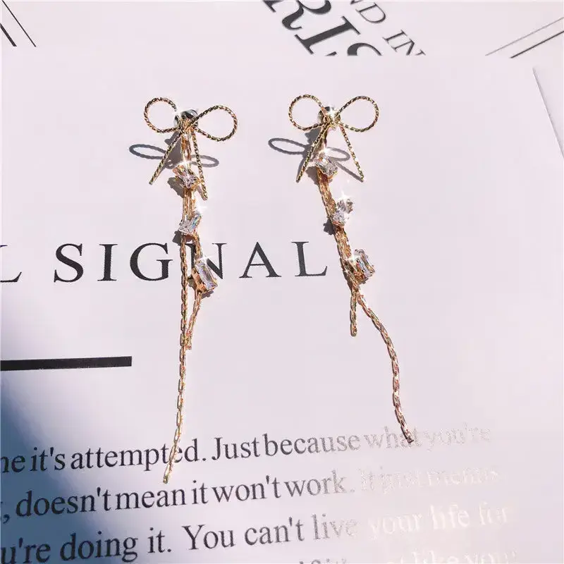 Midnight In Paris Bow Earrings : ES11139
