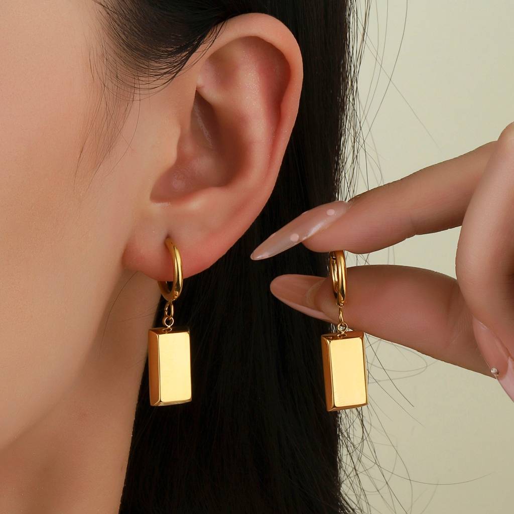 Winsome Gold Earring : ES13378-G