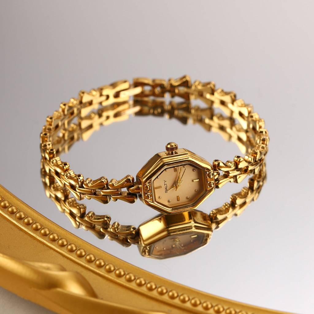 Octagon Dial Quartz Vintage Watch For Women : WT-S-0028-G-G