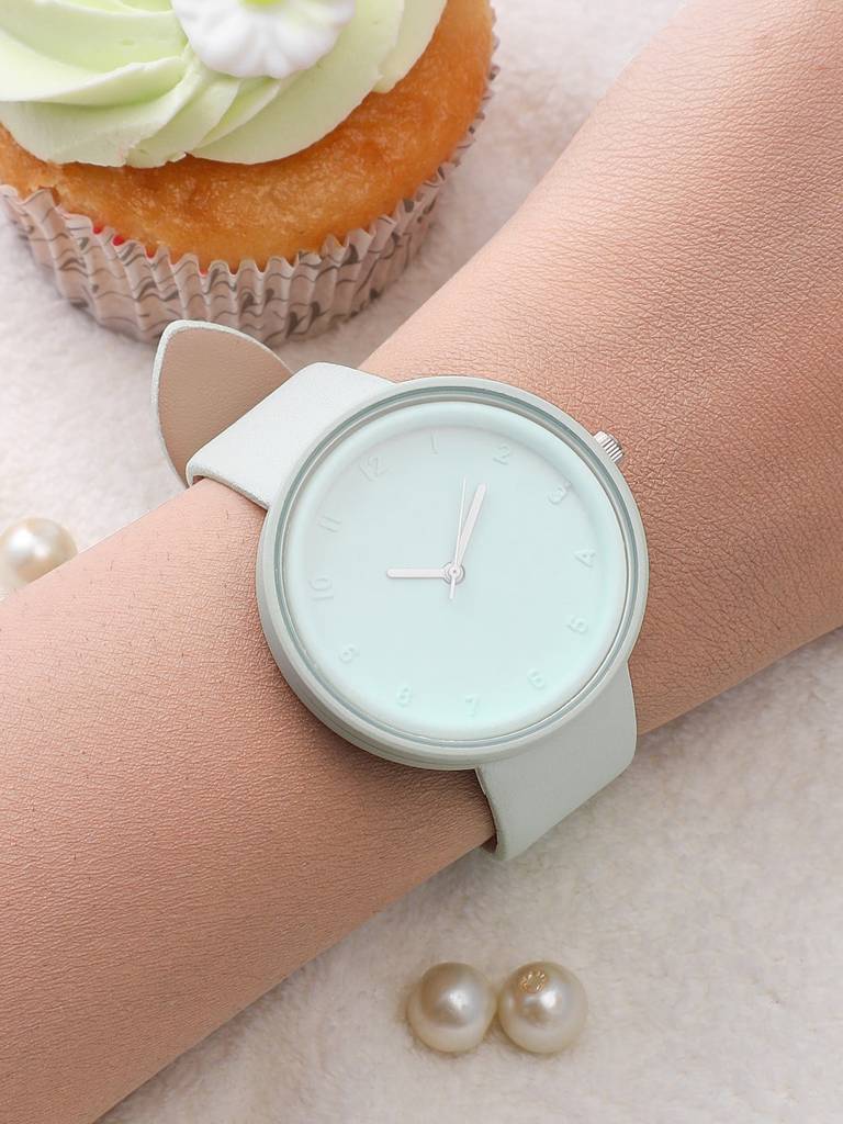 The Off-Duty Round Watch : HSWC1276