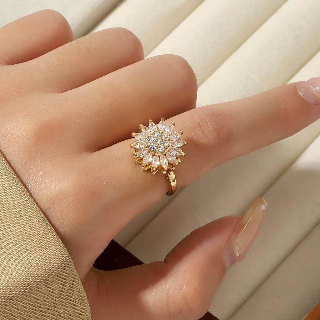 Amaryllis Spinner Floral Ring : RS13808-G
