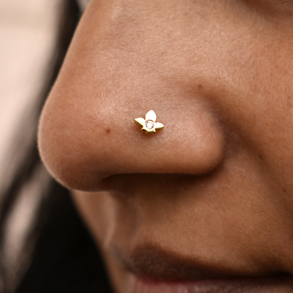 Natural Diamond Maple Leaf Nose Stud In 14K Yellow Gold : NP179-14Y-E-S