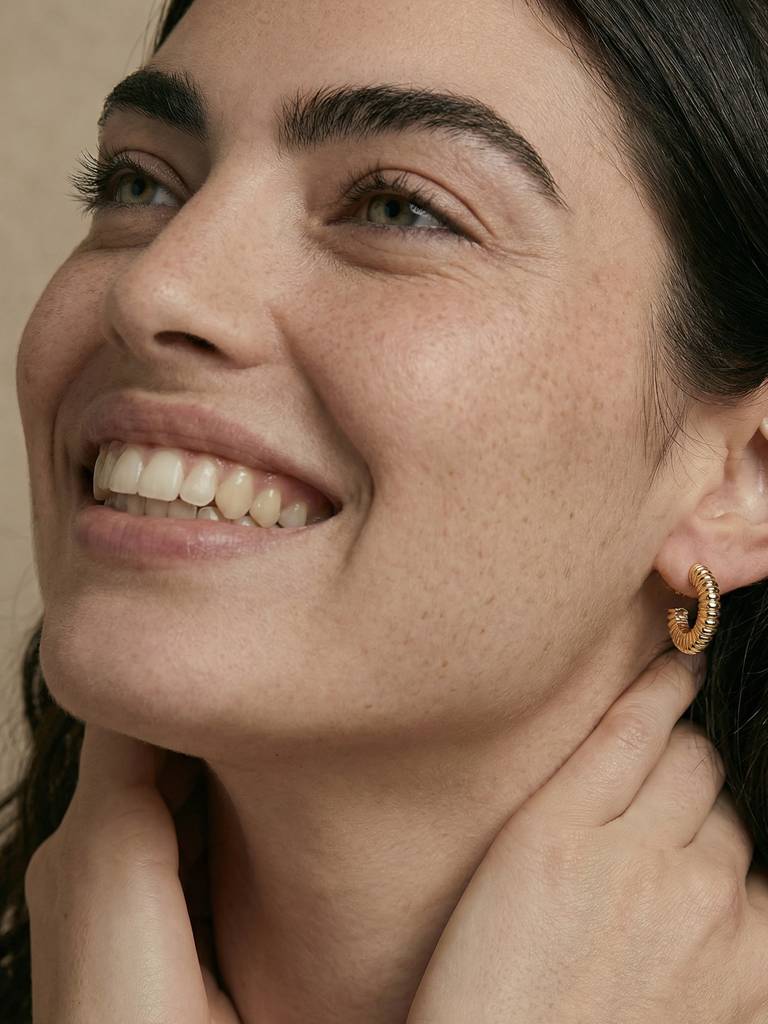 Textured Edge Mini Hoop Earrings : ER0526