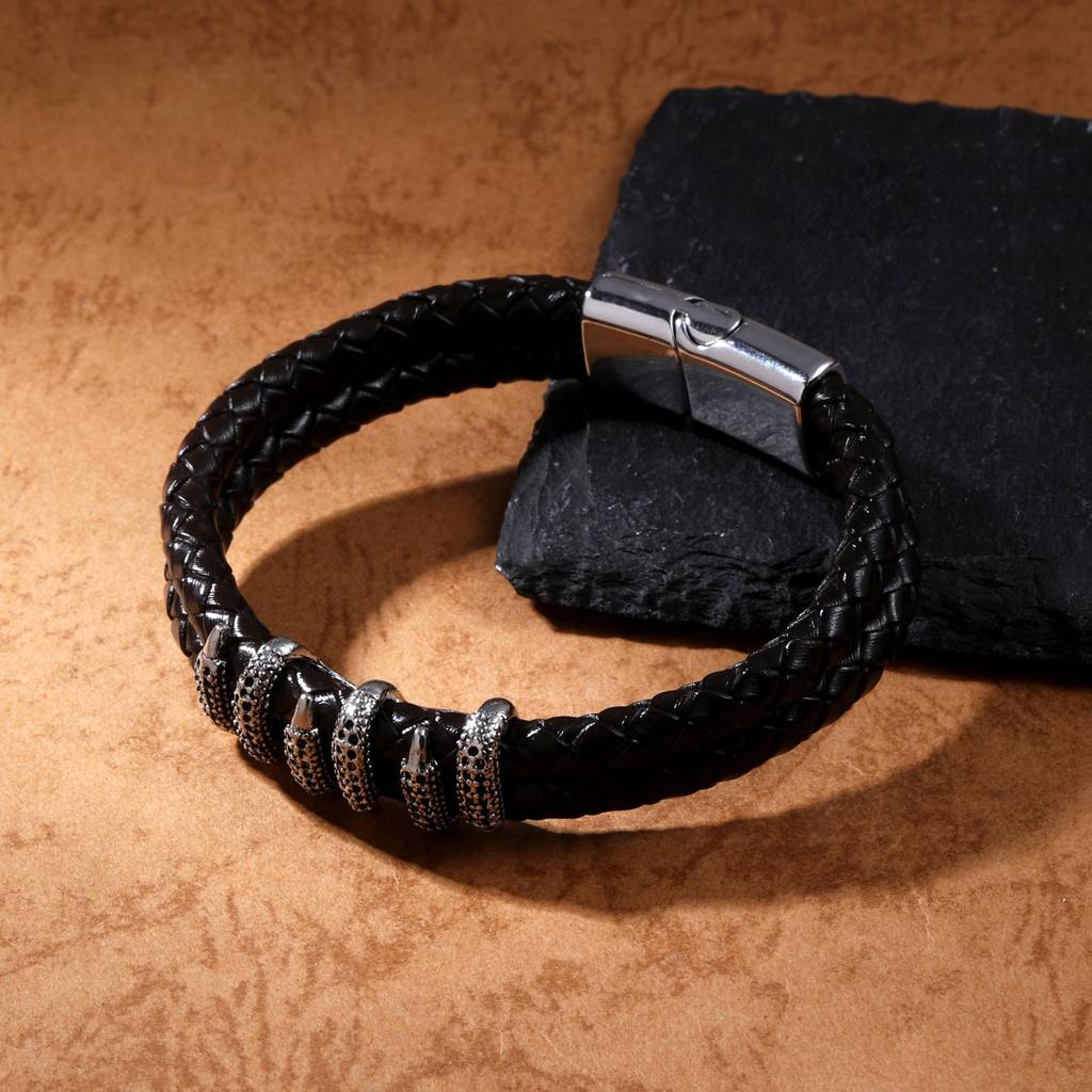 Crown Line Clawed Bracelet - Black : MB1S1010-S-BK