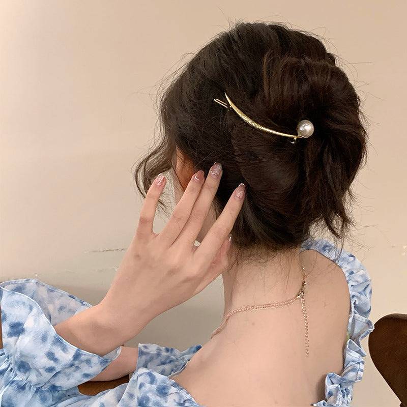 Daisy Twist Bun Pin : HX-HP-S-0056-G