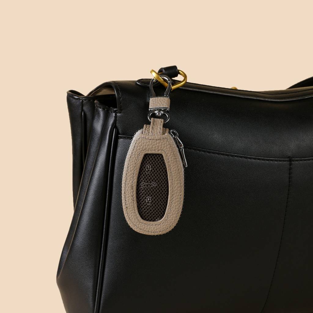 Universal Key Holder Bag Charm : C-BG-0094-BE