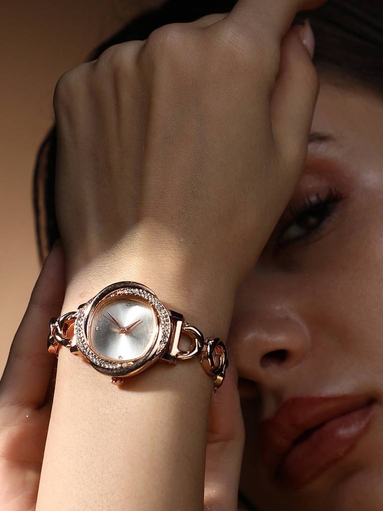 The Luraith-Gem Round Watch : HSWC1433
