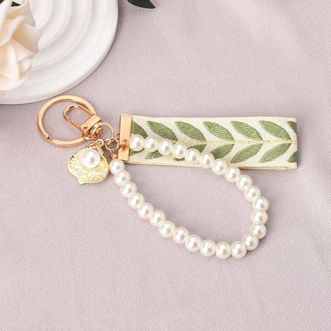Pearl Whimsy Tassel Bag Charm : C-BG-0073-G-WH