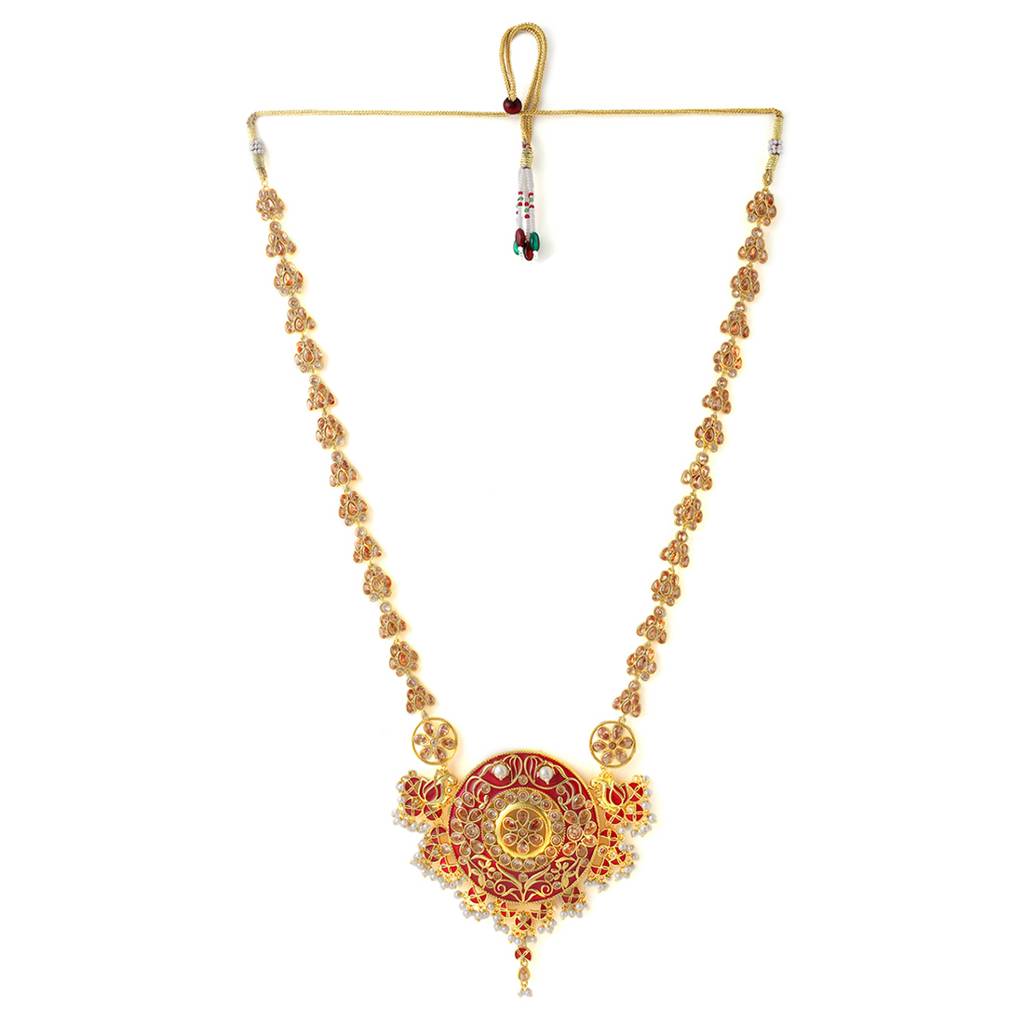 Apsara Meenakari White Pearls Embellished Gold Toned Filigree Jewellery Set : 8905124429640