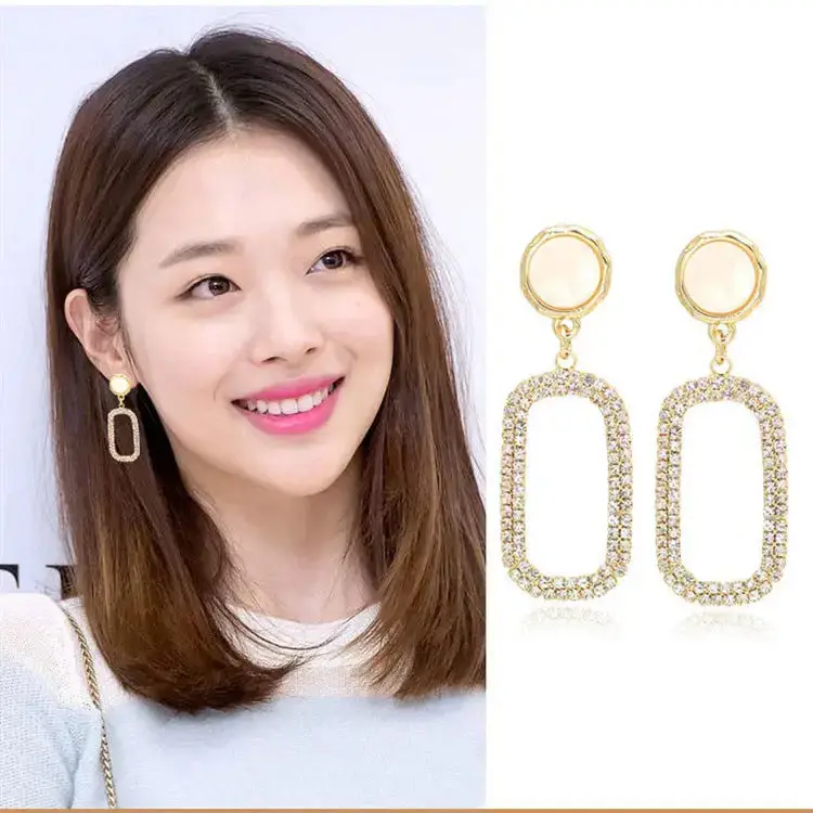 Alluring Zirconia Earrings : ES11140