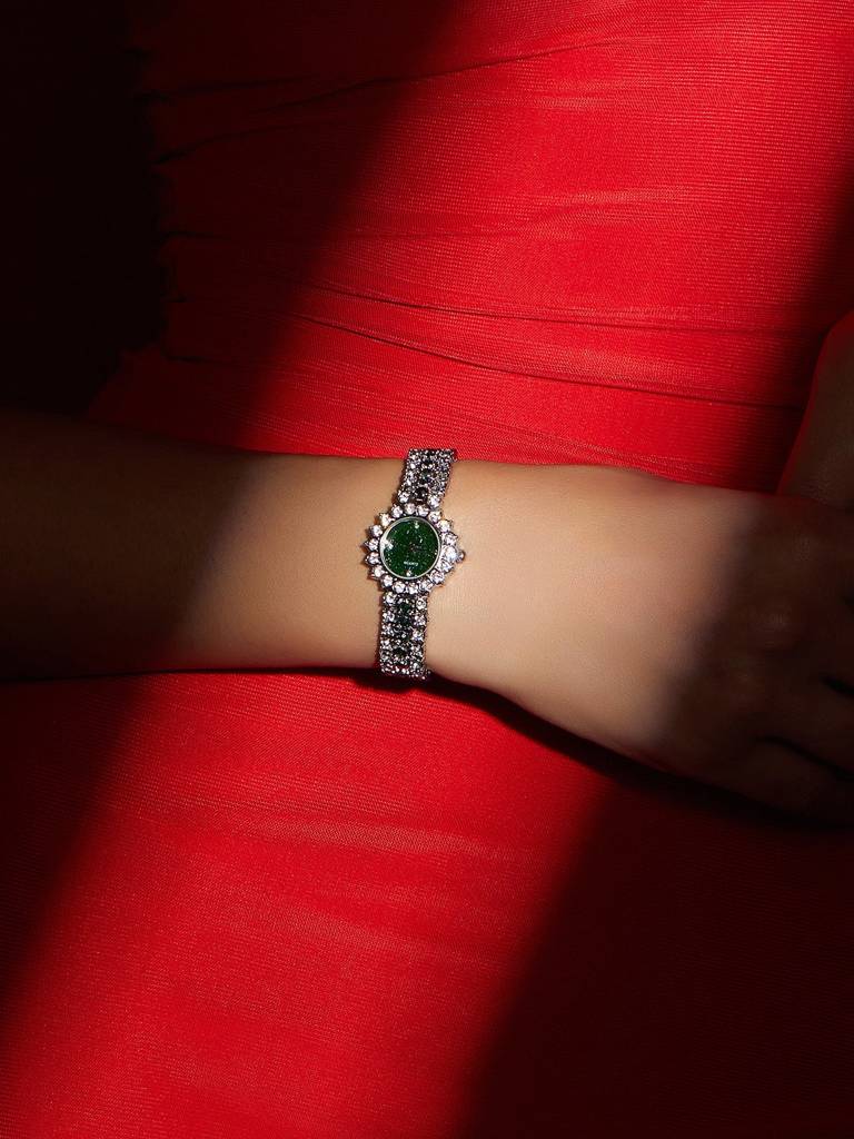 Embellished Round Watch : HSWC1119