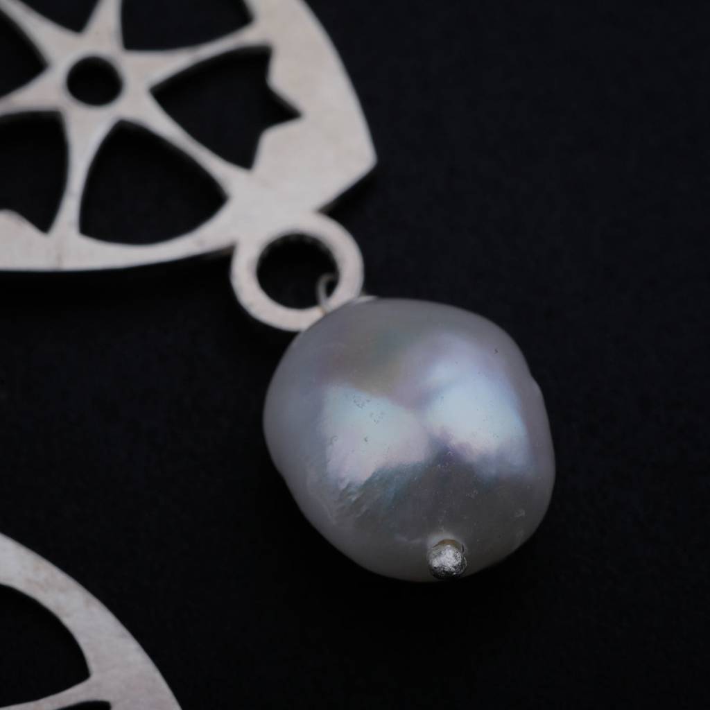 Silver Filigree Dangler Earring With Pearl : 63015575