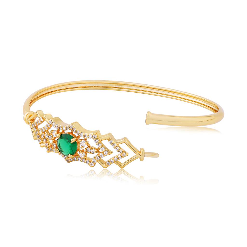 Sparkling Elegance Emerald Cz Bracelet For Women : 8905124575682