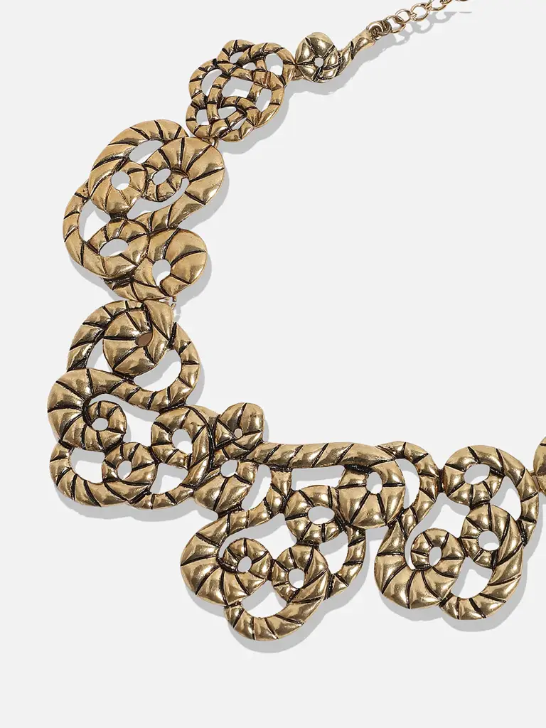 Veda-Rope Patterned Choker Necklace : SOHNCK3532