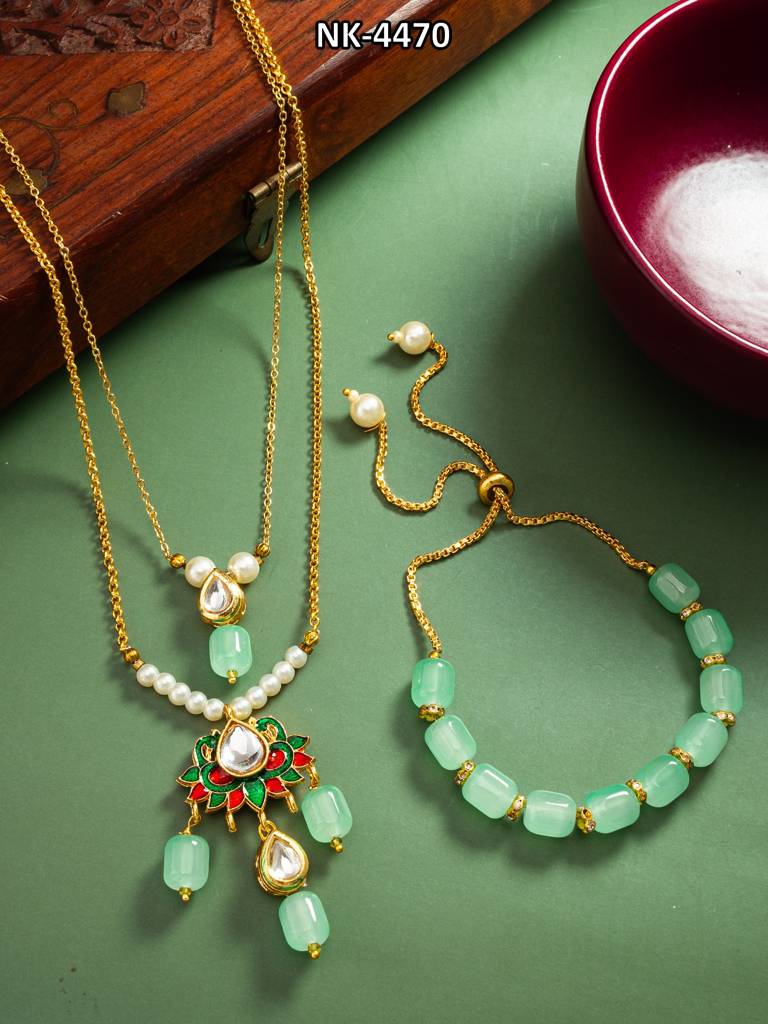 Minimal Gold-Tone Pendant Necklace Set : NK4470