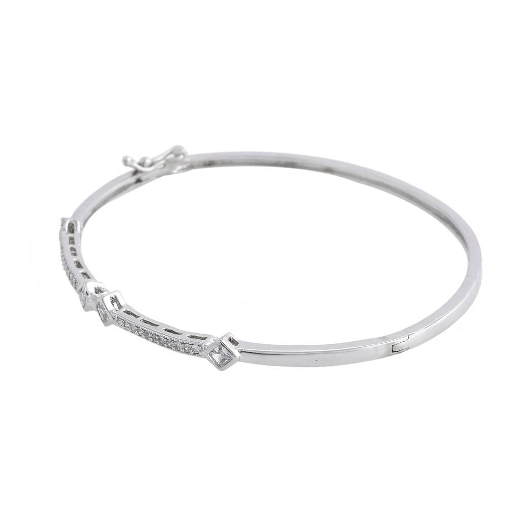 Sparkling Elegance Silver Reverie American Diamond Bracelet : 8905124552874