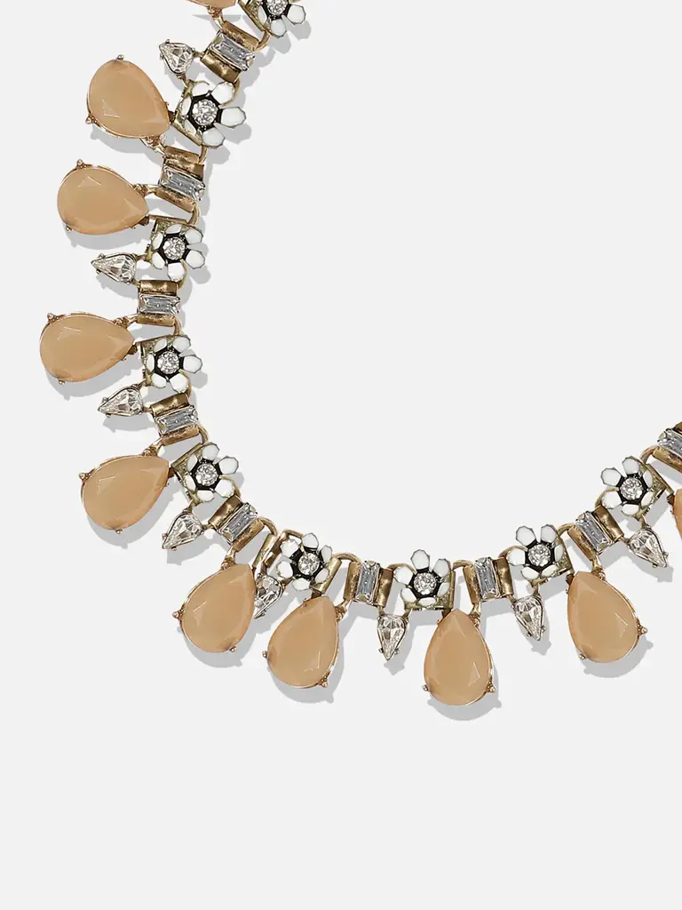 Branca-Beige Artificial Stones Necklace : SOHNCK3617