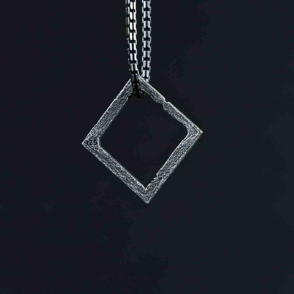 Frame Silver Pendant : ZV-PEN-FRM-027