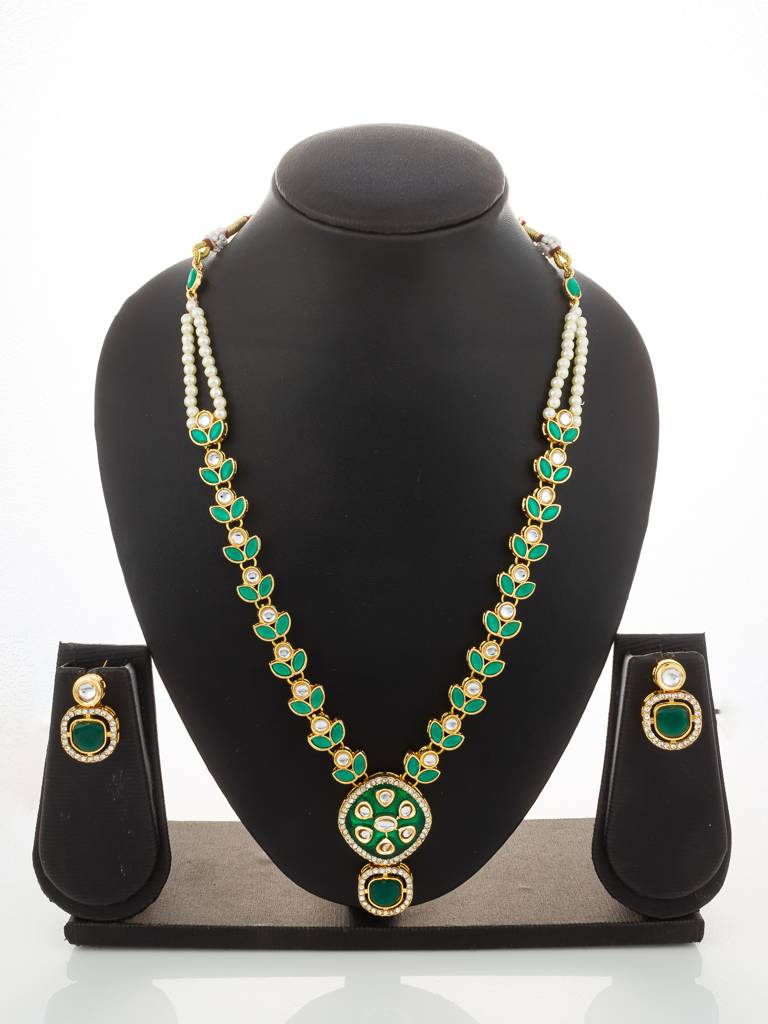 Gold-Plated Kundan Necklace Set With Green Meenakari Pendant And Pearl Chain And Earrings : NK4920