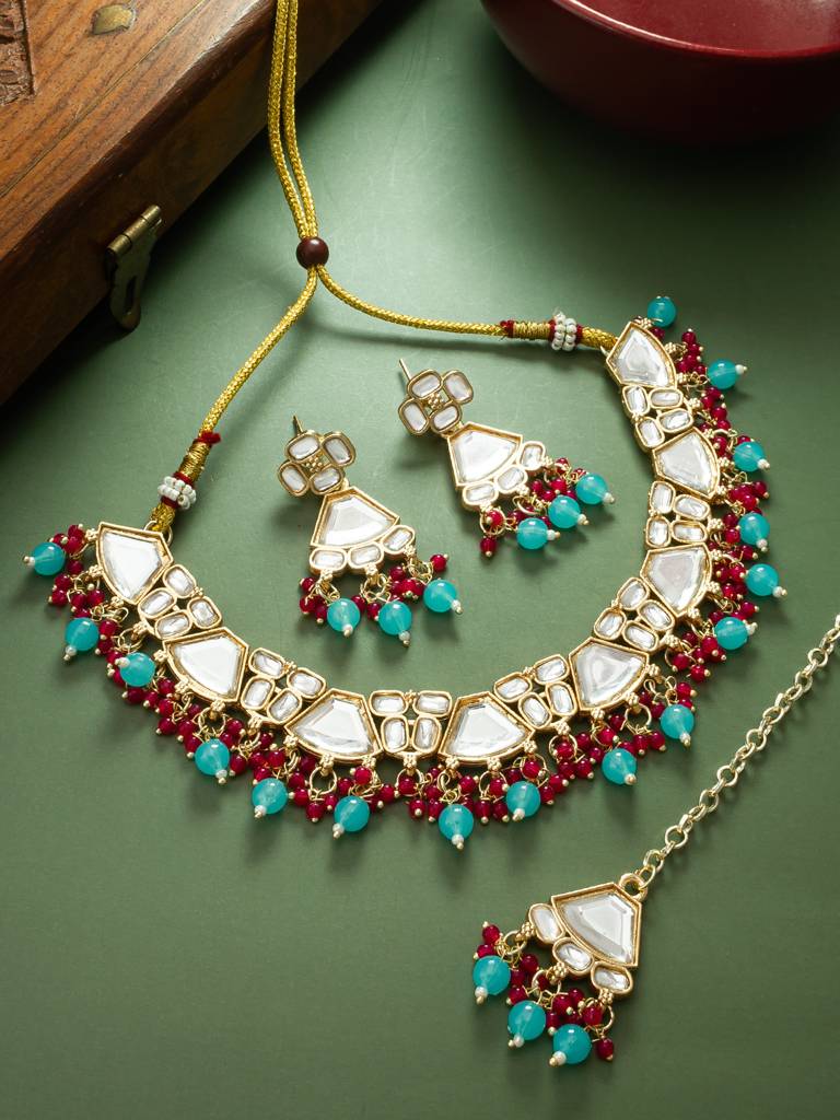 Reception Special Kundan Choker Necklace Set With Earrings And Maang Tikka In Red And Turquoise Beads : NK4193